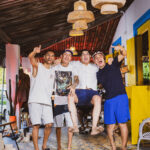 João Gomes lança medley inédito e inaugura a Casa Caranguejo com encontro de vozes do Brasil